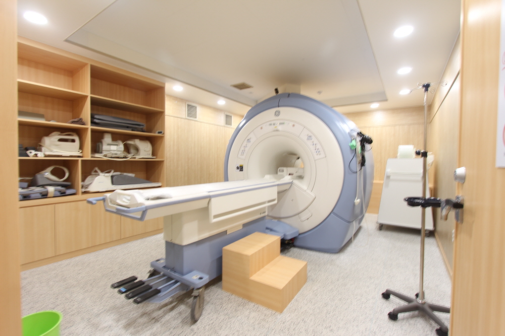 MRI홈피MRI-연세오케이병원 (4).JPG
